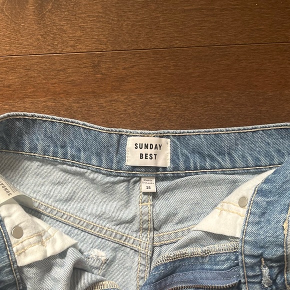 Sunday Best Aritzia High Waist Light Wash Mom Jean Denim Shorts - Picture 3 of 4